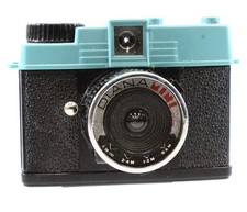 LOMOGRAPHY Diana Mini 35mm Compact Film Camera  - P24