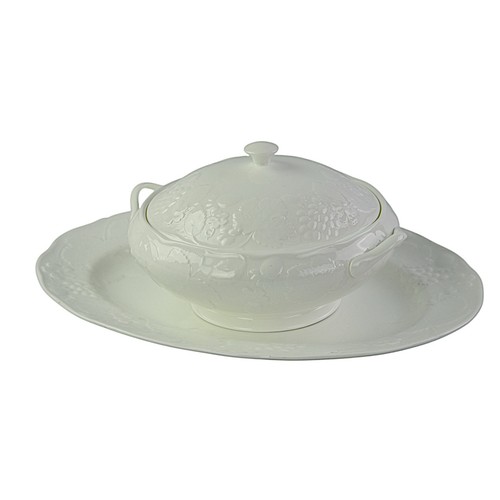 Wedgwood strawberry and vine - wedgwood,,