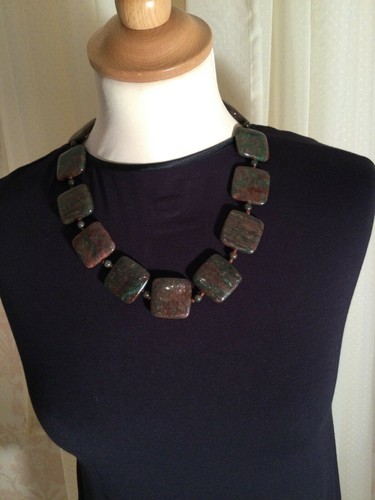 Jaeger polished stone necklace - polished,