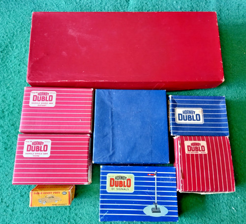Hornby dublo assortment - hornby, of