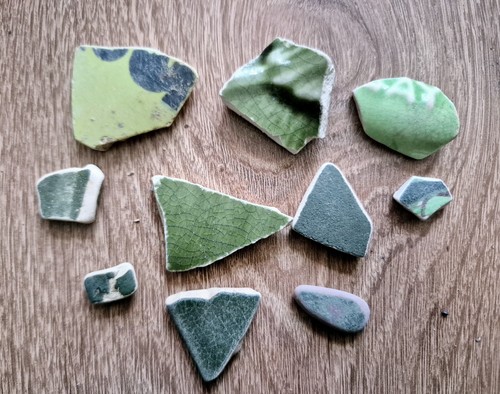 Isle wight pottery - x,