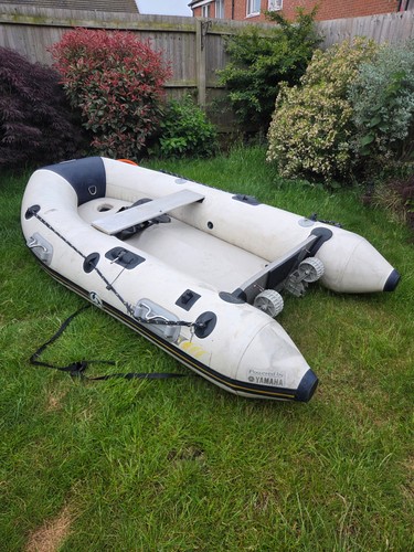 Dinghy with accessories
