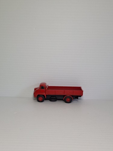 Base toys die cast toy - base, 00