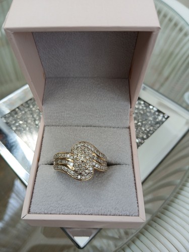 9ct yellow gold - , cluster
