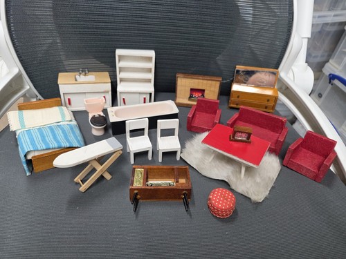 Vintage dolls house furniture