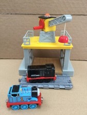 THOMAS & FRIENDS TAKE-N-PLAY  RAILWAY Moving CRANE Neville  trains engines set
