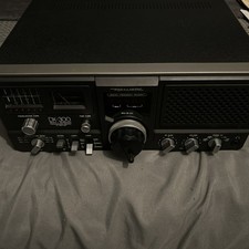 REALISTIC DX-300 QUARTZ SYNTHESIZED COMMUNICATION RECEIVER. UNTESTED 