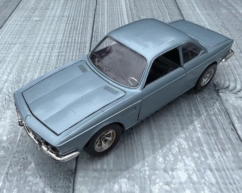 Bburago bmw csi metallic - bmw,