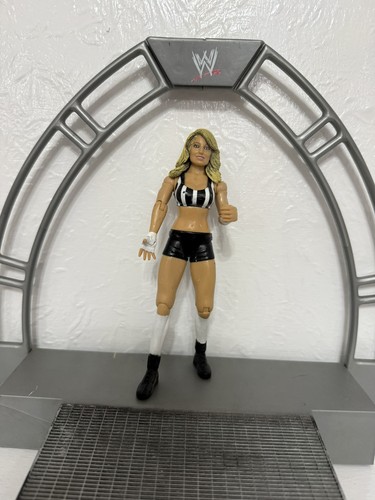 Wwe referee trish stratus - referee,