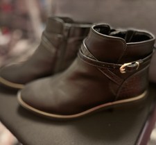 Black & Gold Wide Fit Ankle