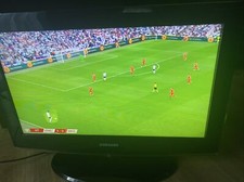 Samsung LE26B450C4W 26" HD Ready LCD Freeview Television- with remote