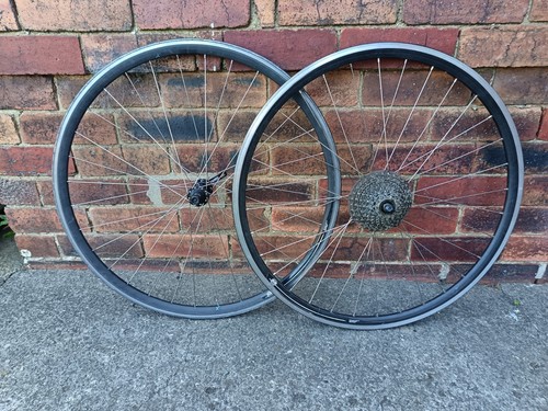 Hybrid city bike 700c - 700c, wheel