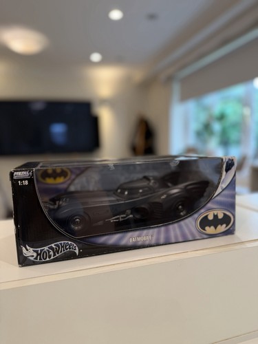 Hot wheels batmobile - hot, 1:18