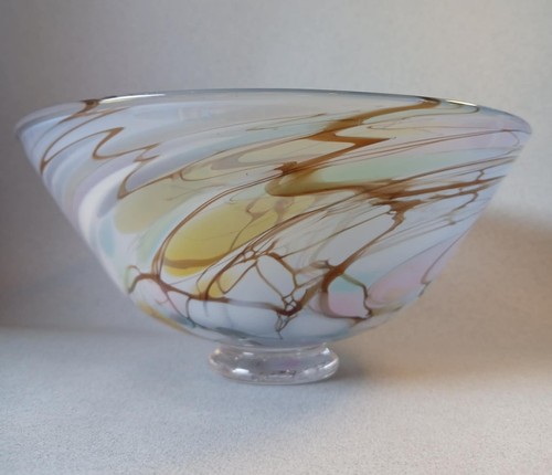 Studio glass bowl designed - ~,
