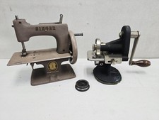 VTG TOY CHILD SINGER SEWING