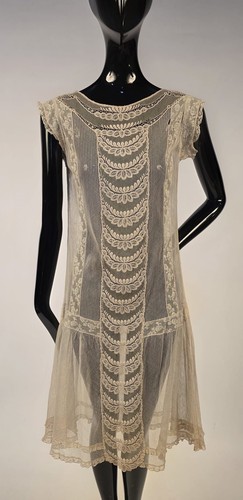 Dainty sweet flapper - dainty, +