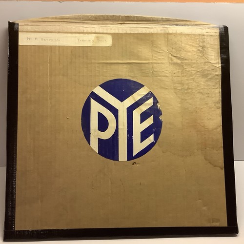 Vintage pye 693 - 693, colour