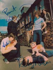 Kaiser Chiefs - Singers - Signed Photo - COA (24876)