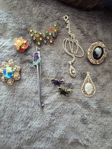 Vintage costume jewellery job - vintage,