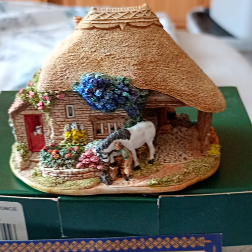 Lilliput lane cockington forge - lilliput,