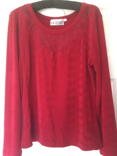 Red with applique ripple - with, applique,