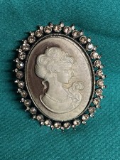 Vintage Cameo Brooch With