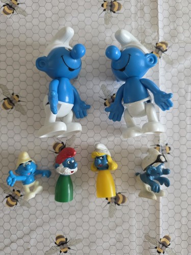 Vintage smurfs small toy - small,