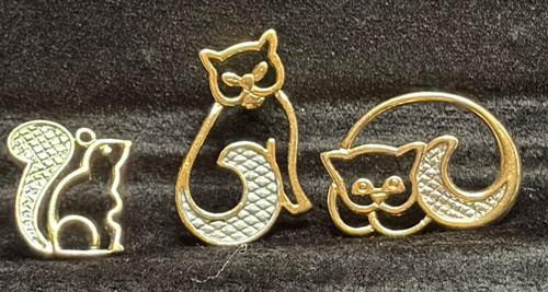 Lot avon - (one, marked)
