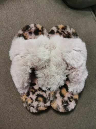 Girls fluffy slippers - size, 2