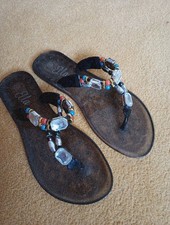 Statement Flip Flops Size 7