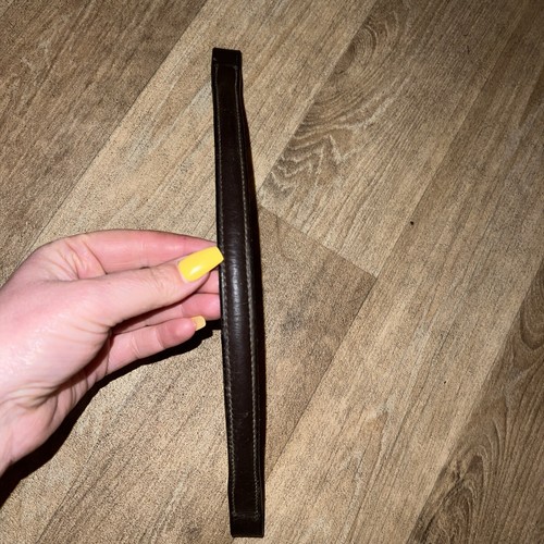 Plain raised leather - raised,