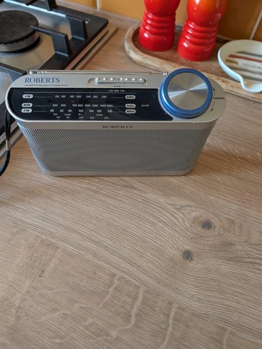 Roberts radio r9993 portable - roberts,