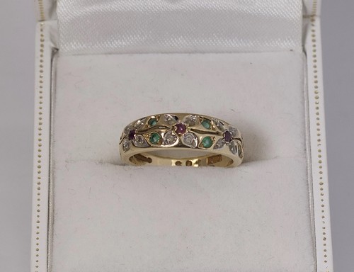 Yellow gold emerald - 9k,
