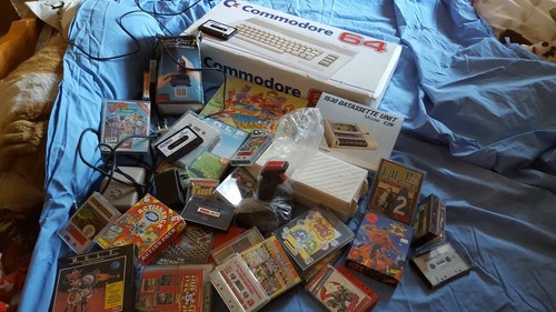 Vintage commodore video - 64,