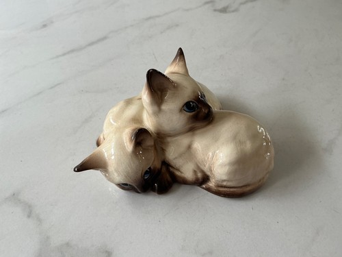 Beswick ceramic siamese - ,