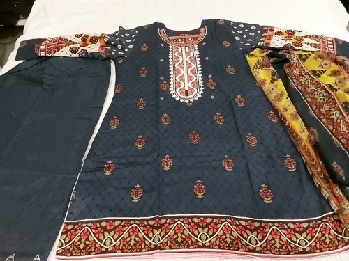 Pakistani designer embrioded - designer,