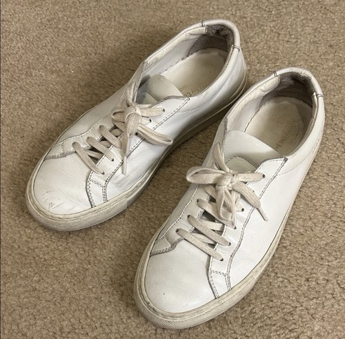 Common project white sneaker