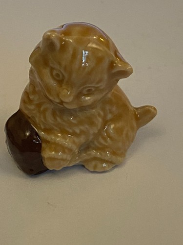 Wade whimsies kitten with ball - wade,
