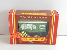 Hornby Railways R.216 Prime Pork Closed Van 00 Gauge NOS