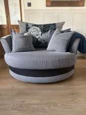 Swivel cuddle chair