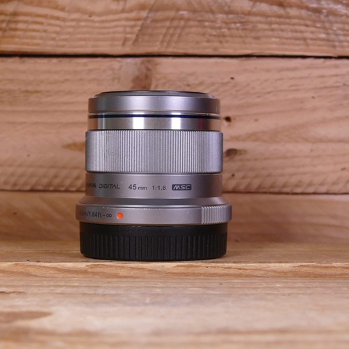 Used olympus zuiko 45mm - used,