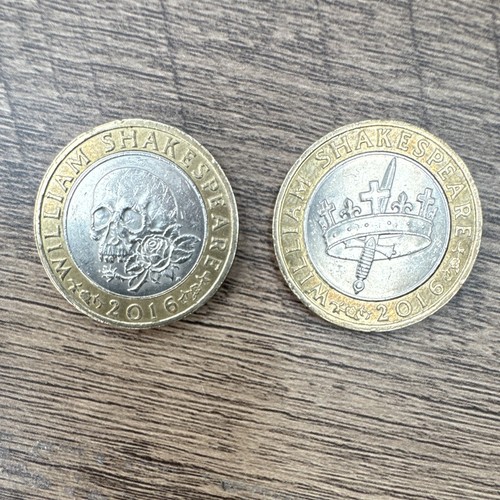 Two pounds coins - 2x, £2