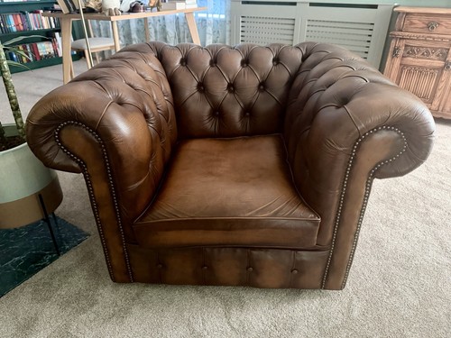 Brown leather chesterfield - 3,
