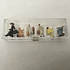 Figures Walking "OO" Gauge