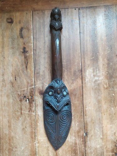 Superb early small paddle waka