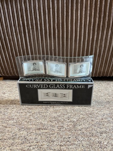 Curved glass photo - glass,