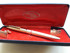 Vintage "Stacey Noble" EN'S SET OF gold coloured PEN AND CUFFLINKS / IN CASE.