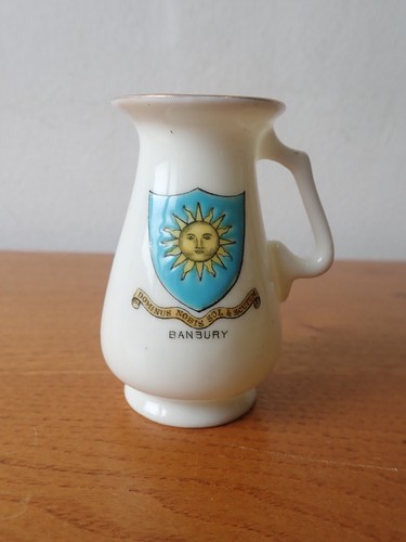Banbury shelley crested china