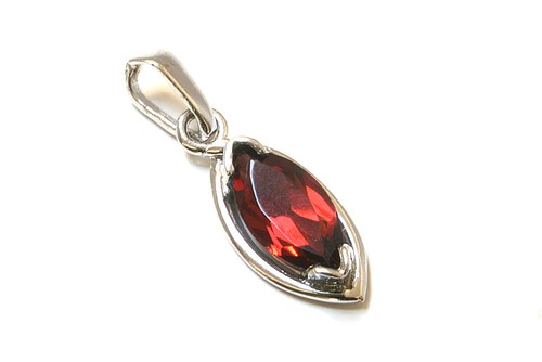 9ct white gold garnet pendant - garnet,