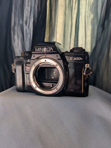 Minolta 300s 35mm film slr - minolta,